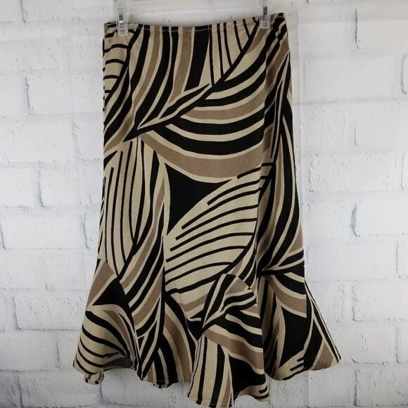 EAST 5TH Peruvian Style Swing Skirt. Size 8. - Picture 3 of 5